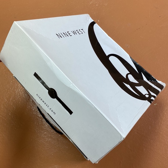 Nine West suede leather army green booties. Size 10 side zipper. Worn few times. - Picture 8 of 8